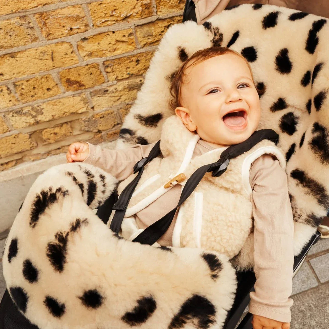 Sheepskin Universal Fixed Harness Buggy Puffmuff (Noir + Leopard) - Image 2