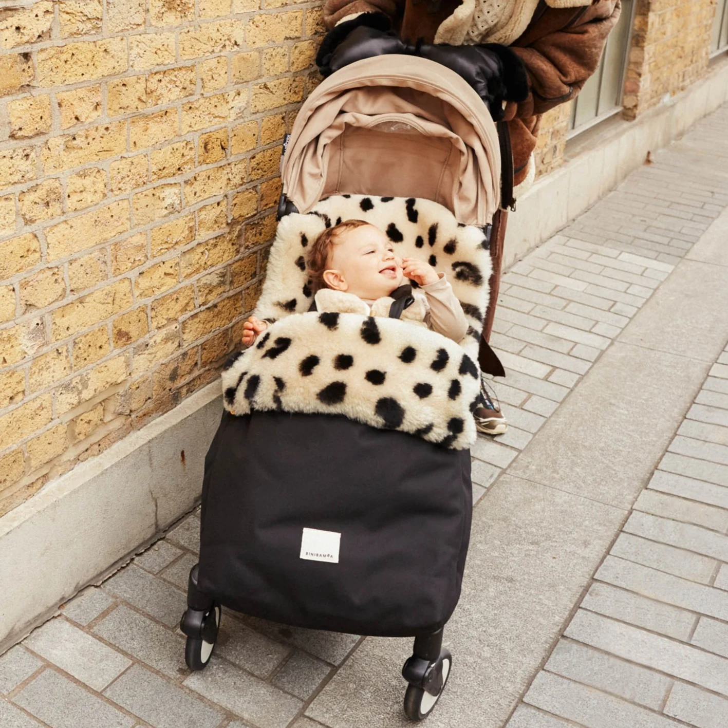 Sheepskin Universal Fixed Harness Buggy Puffmuff (Noir + Leopard) - Image 5