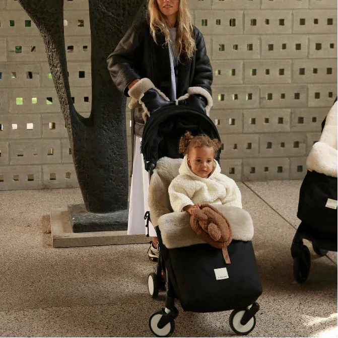 Sheepskin Universal Fixed Harness Buggy Puffmuff (Noir + Toast) - Image 6