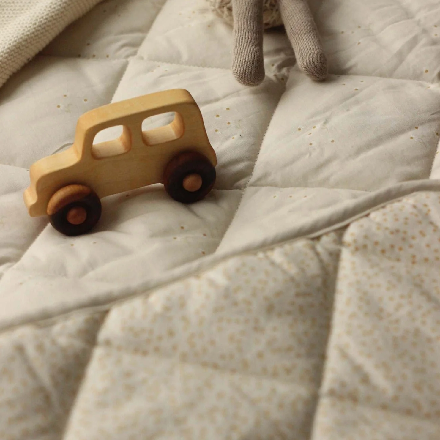 Quilted Stay & Play Mat (Wild Chamomile) - Image 5
